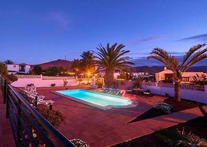 In With Volcano View Pool بيت للعطل *