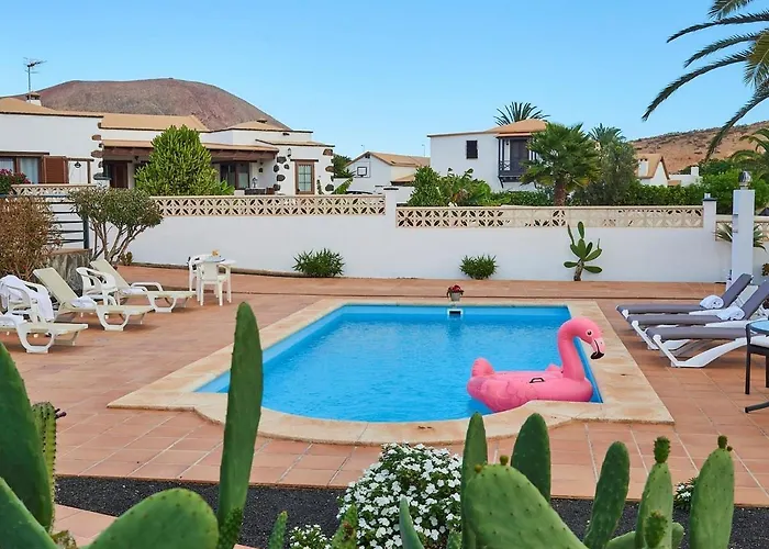 In With Volcano View Pool بيت للعطل *