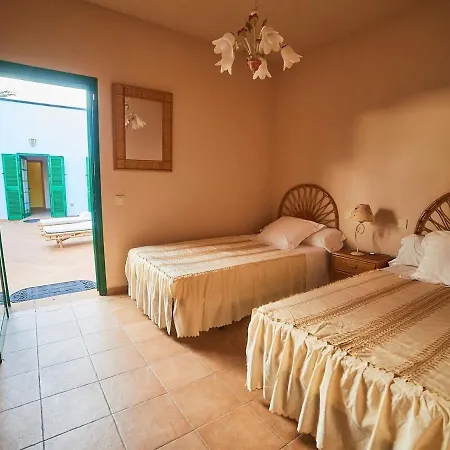 Casa vacanze In With Volcano View Pool La Oliva