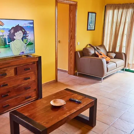 In With Volcano View Pool Nyaraló *