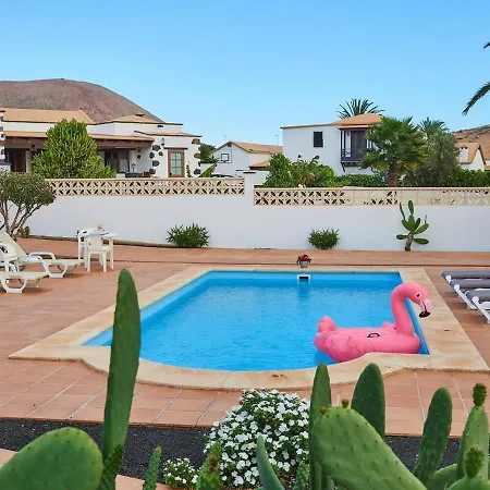 In With Volcano View Pool Casa vacanze *