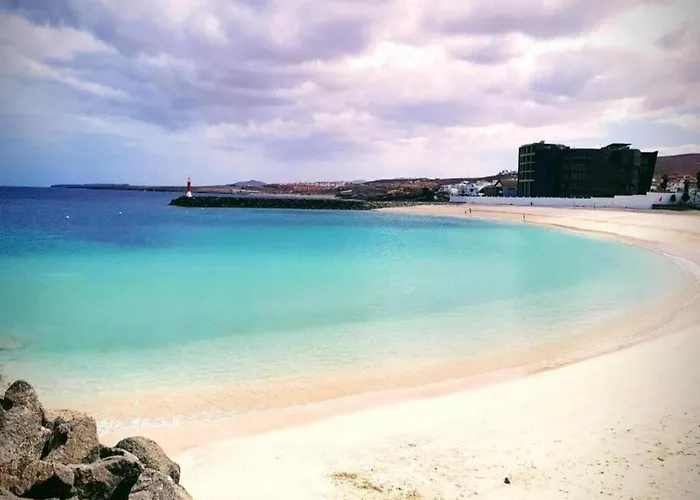 Nyaraló In With Volcano View Pool
