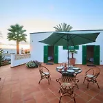 بيت للعطل In With Volcano View Pool *