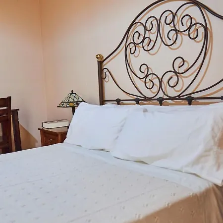 In With Volcano View Pool Ferienhaus *