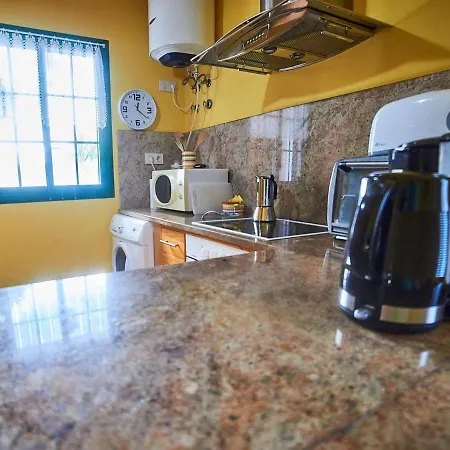 In With Volcano View Pool Vakantiehuis