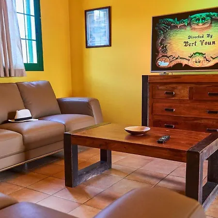 Vakantiehuis In With Volcano View Pool La Oliva